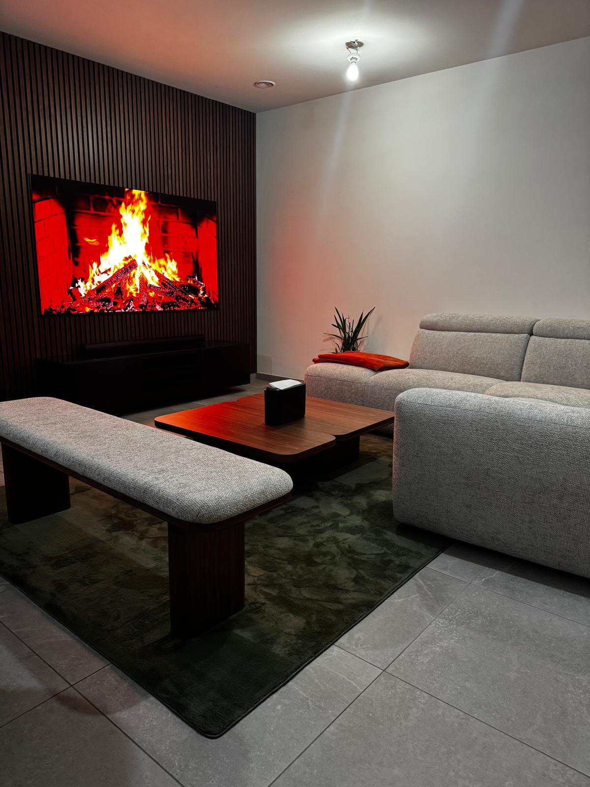 Moderne Woonkamer Transformatie - Maatwerk schrijnwerkerij door Krizz Worx