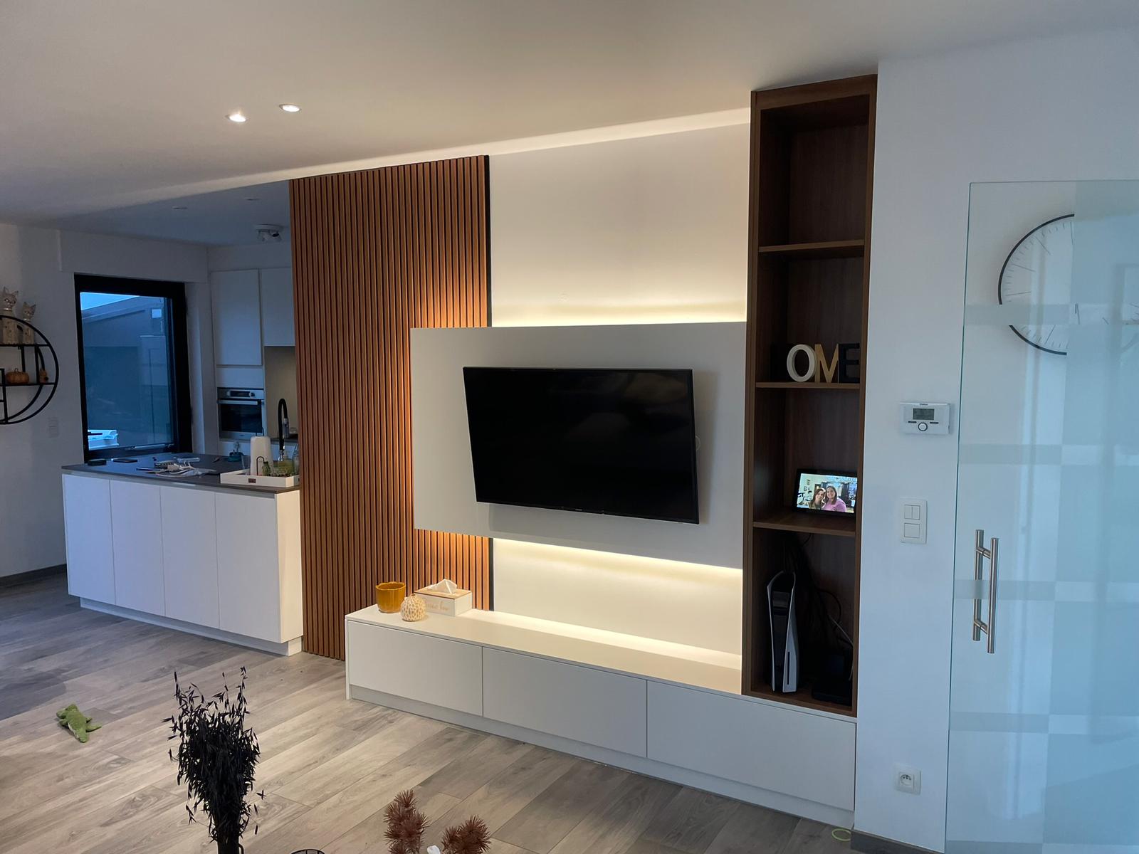 Integratie van TV meubel met bestaande keuken